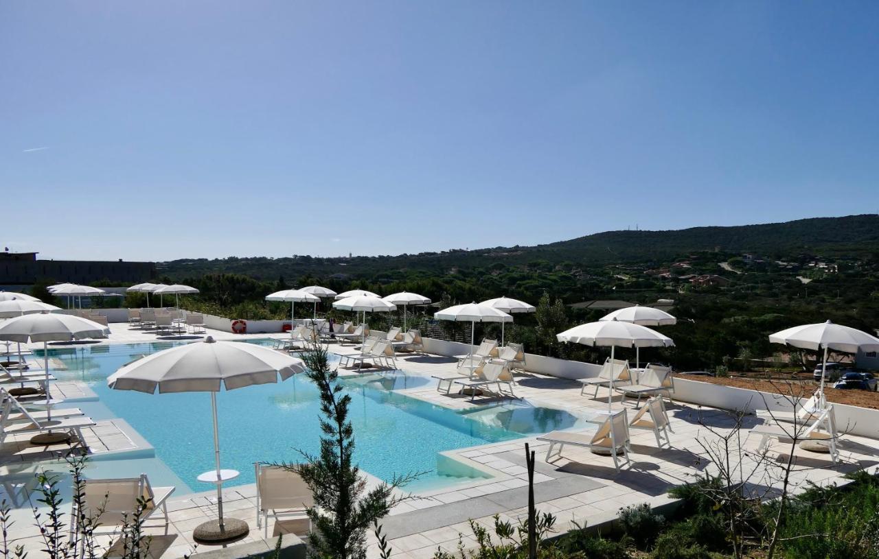 Resort Con Piscina A Soli 250 Mt Dalla Spiaggia La Pelosa Stintino Exterior foto