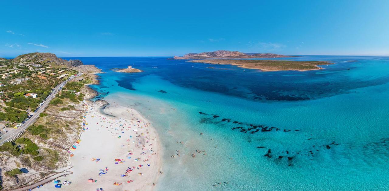 Resort Con Piscina A Soli 250 Mt Dalla Spiaggia La Pelosa Stintino Exterior foto